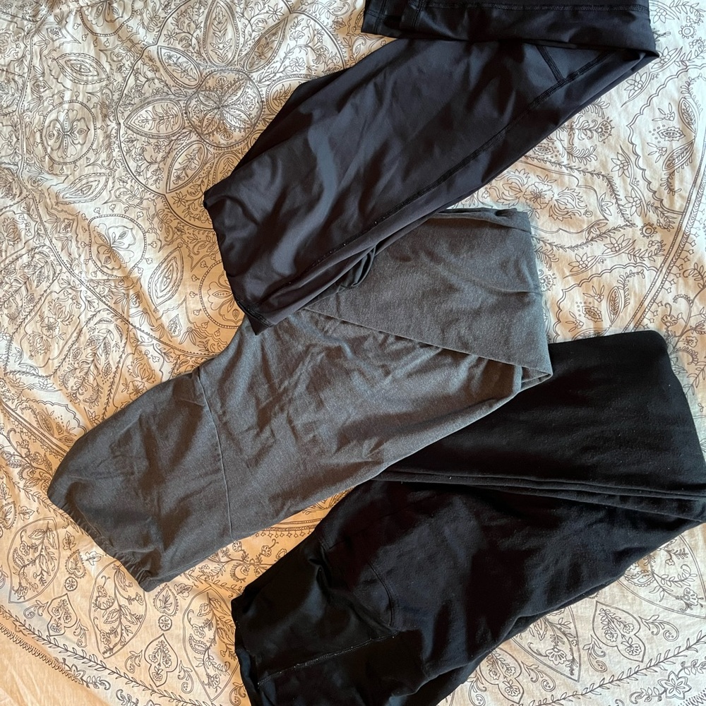 Bundle of 6 maternity leggings and one maternity tights